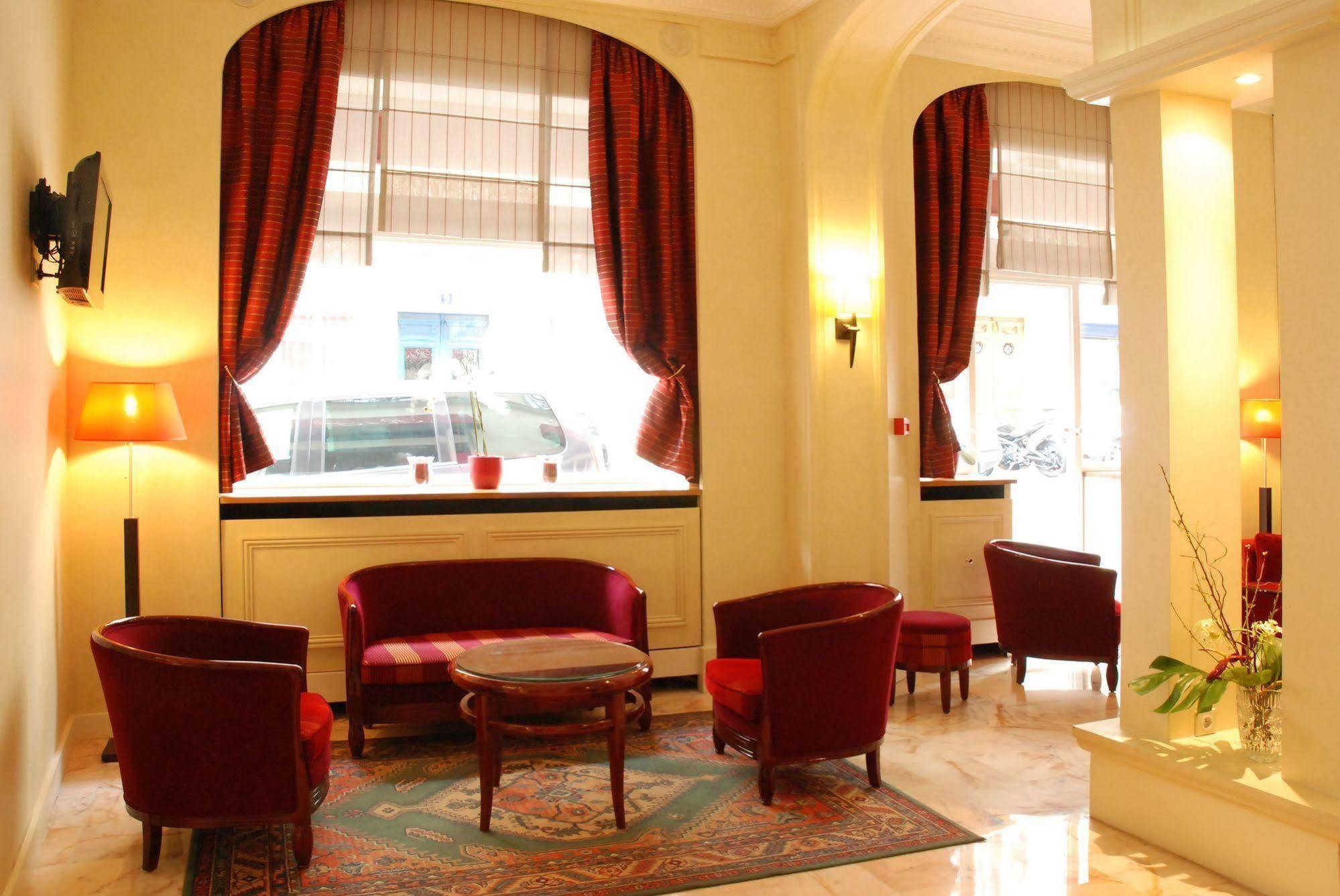 Relais Du Pré Hotel 3*