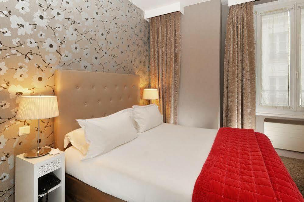 Plaza étoile 3* Paris