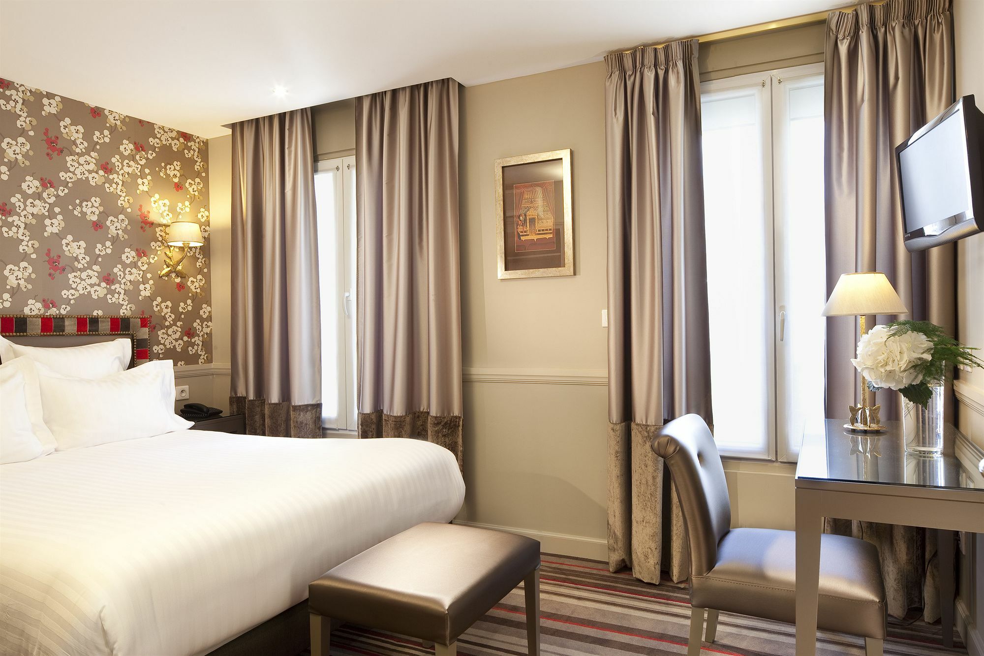 Hotel Des Comedies 3*