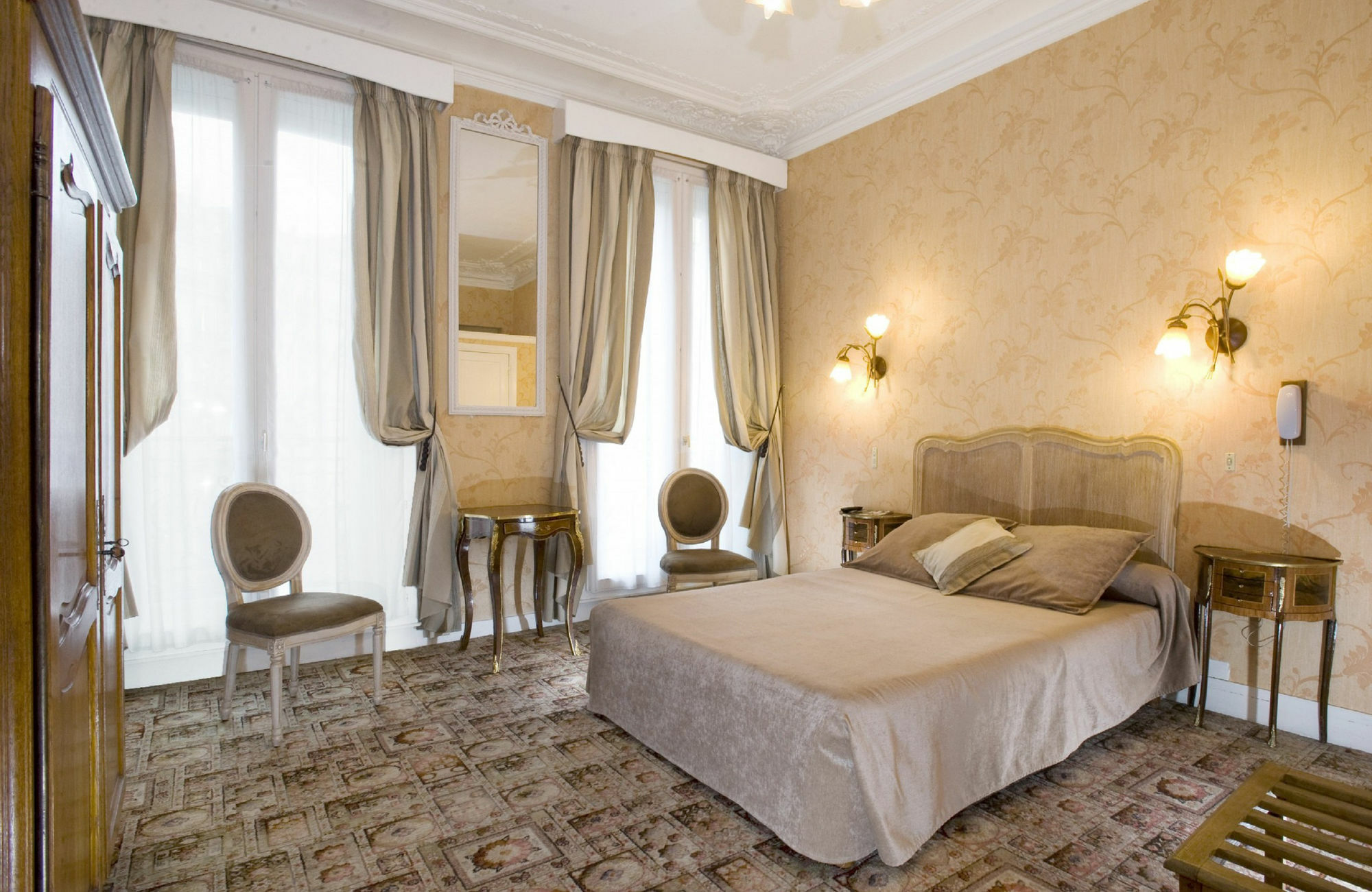 D'argenson Hotel 2*
