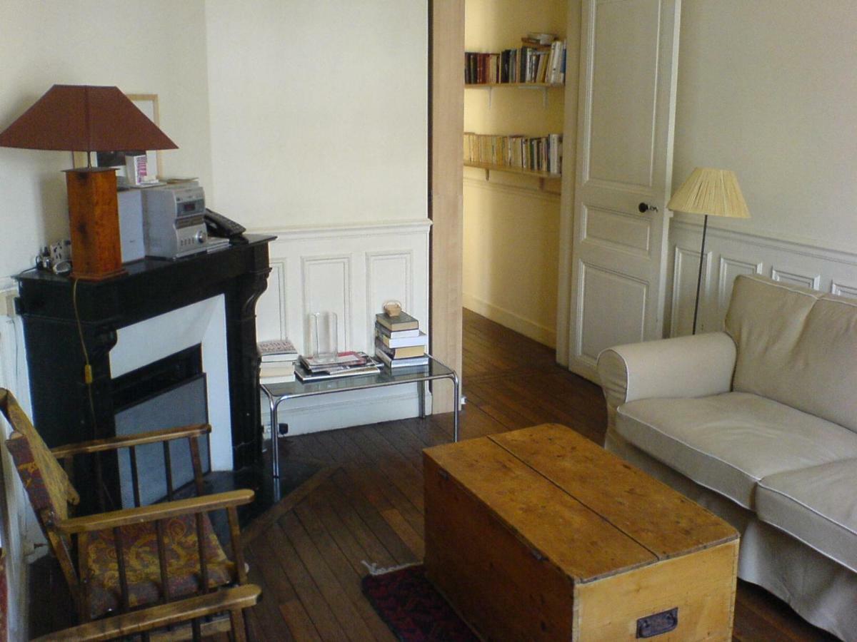 Sunny Flat Near Eiffel Tower Paris