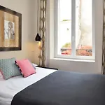 102201 - A Charming Setting For 4 People In Montorgueil