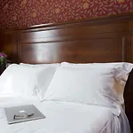 Elysees Niel Hotel