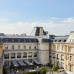 Crowne Plaza Paris République, an IHG Hotel