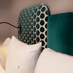 Handsome Hotel