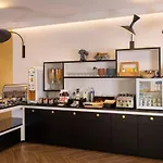 Hotel Elysees 8