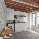 Studio Fonctionnel A Deux Pas Du Musee Grevin - 2P