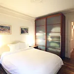 Descartes Apartment