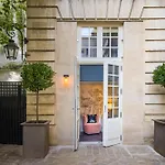 Hôtel Le Pavillon de la Reine