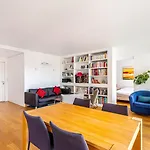 Guestready - Bright And Airy In The 18Th