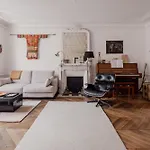 Veeve - Mid-Century Mystique