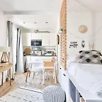 Elegant Studio Au Coeur De Montmartre