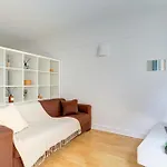 St Germain & Le Bon Marche With Balcony - Cityapartmentstay