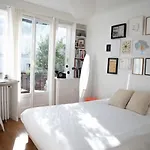 Triplex Lumineux Avec Balcon - 500M Champs Elysees