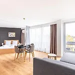 Guestready - Black Pearl Close To The Metro