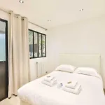 Newly Renovated Appartement Canal De L\'Ourq