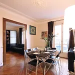 Descartes Apartment