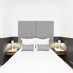 Livinparis - Luxury 3 Bedrooms Republique I