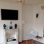 Appartement typiquement parisien