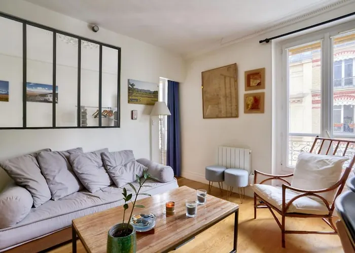 Charming Apartment For 2 People - Paris 18