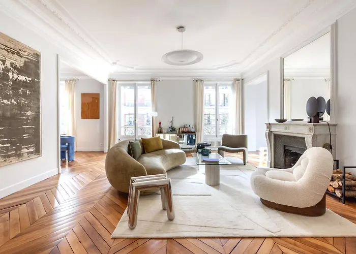 Luxury Apartment - 5 Min Walk From Champs-Elysees