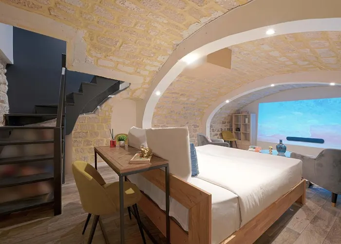 Two Floor Apartment With Home Theatre Room