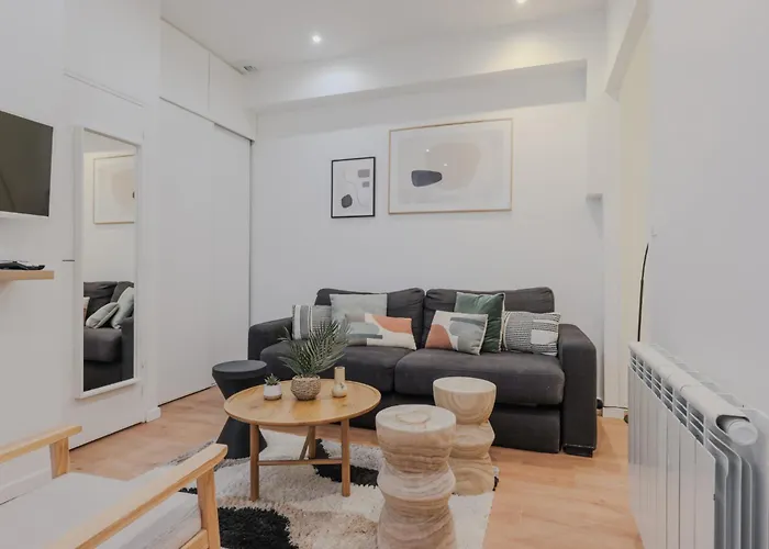 Charming Apartment 1Bdr - Courcelles