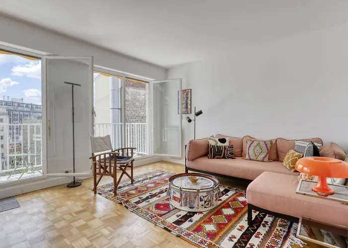 Light & Warm Flat With Balcony - Heart Of Paris 15