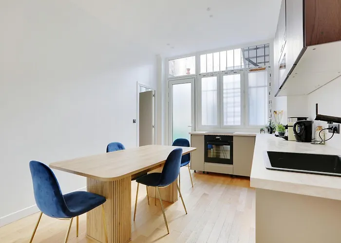 Beautiful 2 Bdr Duplex In Paris