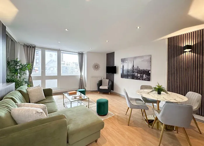 Spacious & Luxurious Flat In Montparnasse