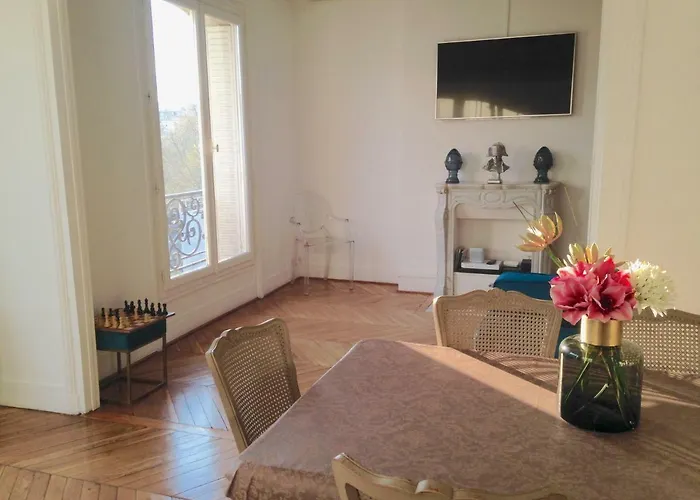 Appartement typiquement parisien