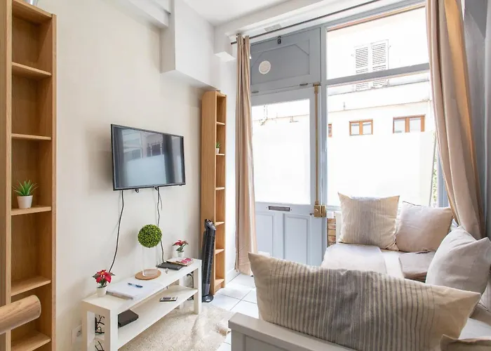 Charming Small Duplex - Heart Of Paris