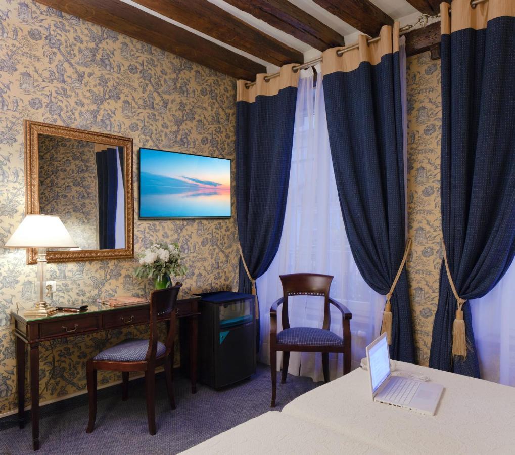 Hotel Beaubourg Paris