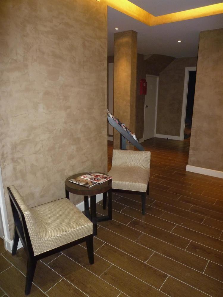 Logis 15 Montparnasse Hotel