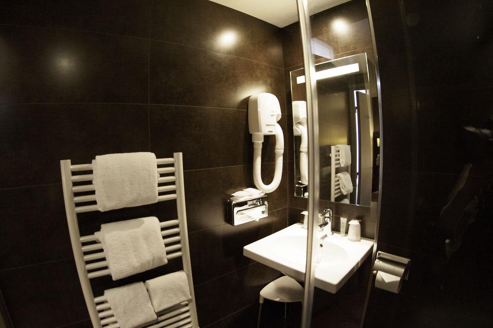 Hotel Logis 15 Montparnasse 4*