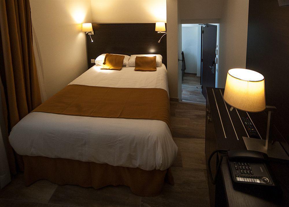 Central Hotel