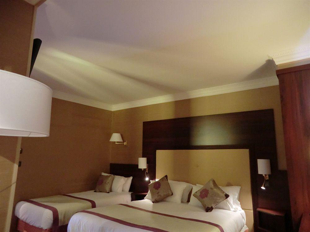 Gustave 4* Paris