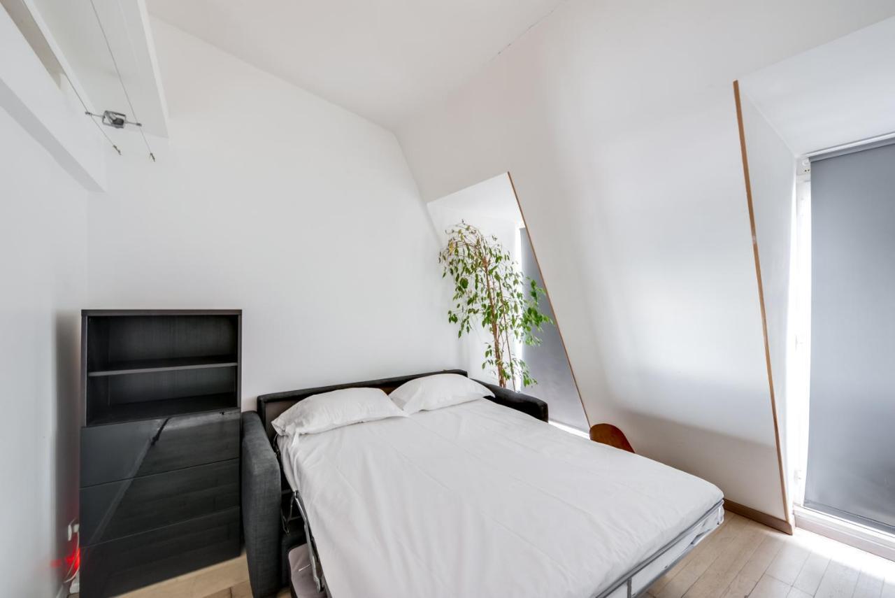 1st - Chatelet Les Halles - Rue Ferronnerie - Id 161 * Paris