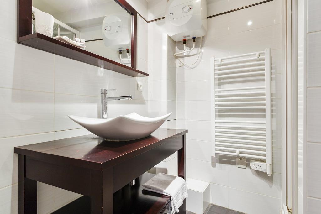Art Deco Apartment Paris
