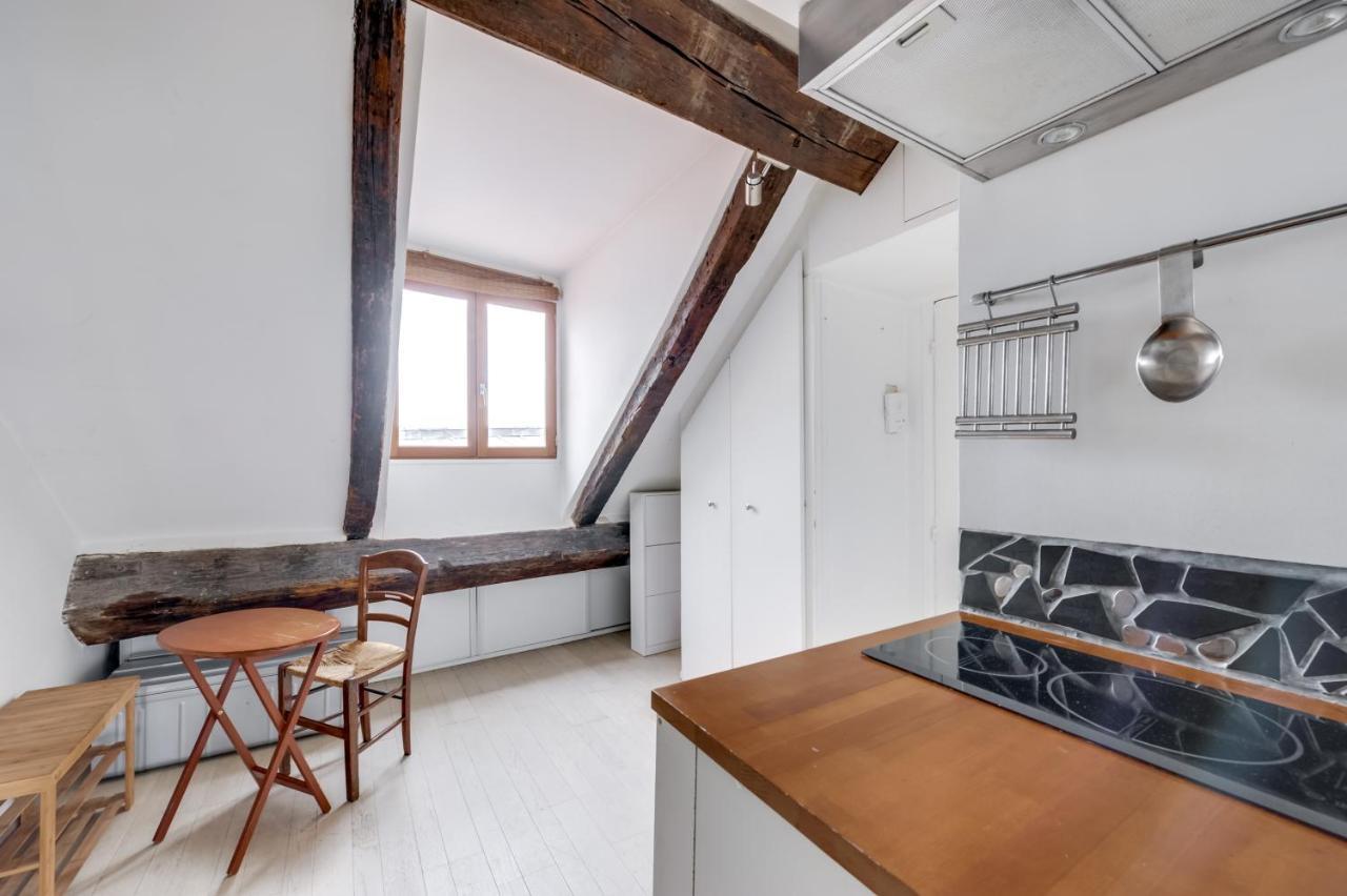 1st - Chatelet Les Halles - Rue Ferronnerie - Id 161 Apartment