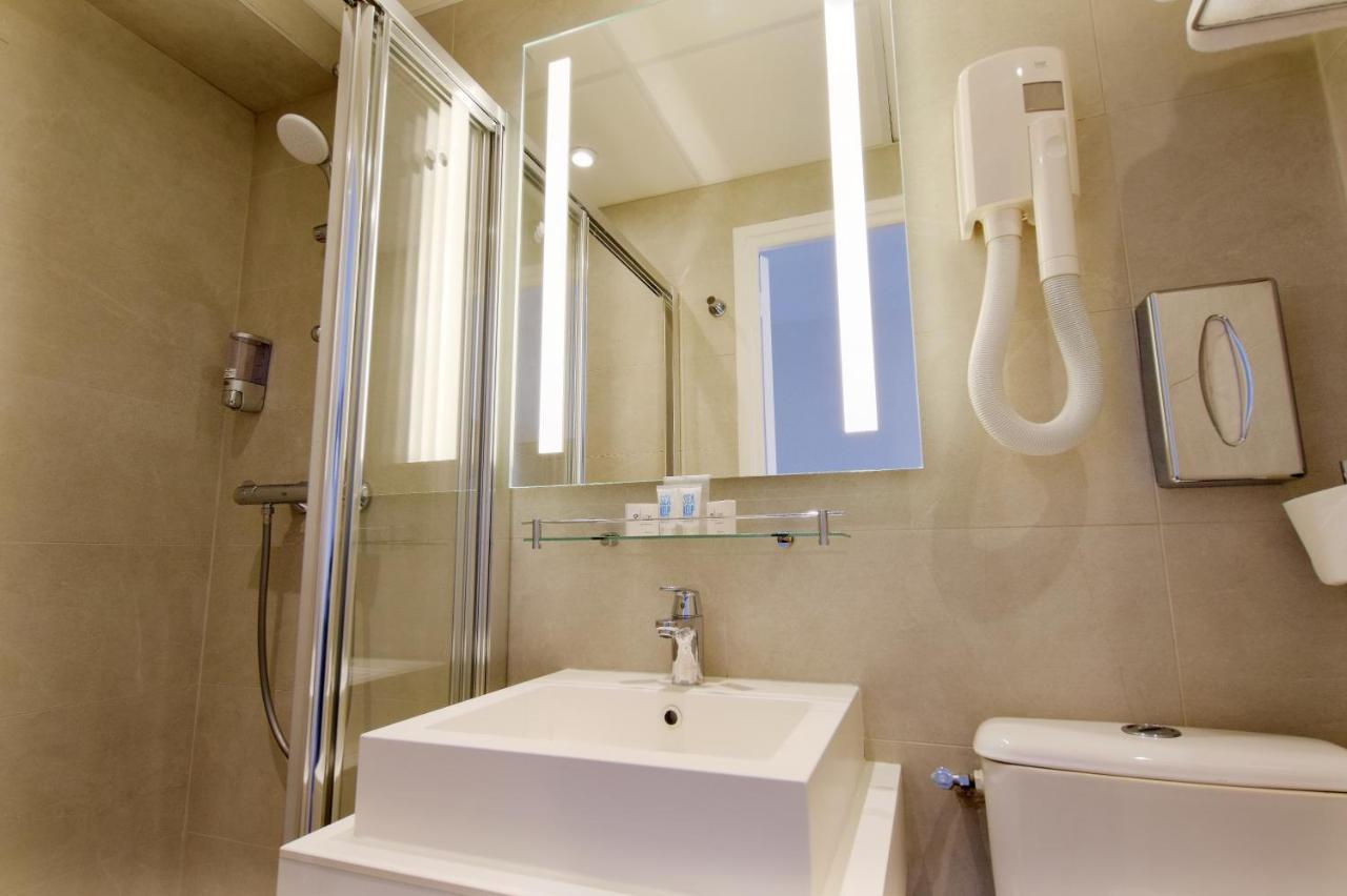 Avia Saphir Montparnasse 3*