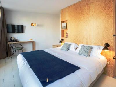 Montholon Hotel