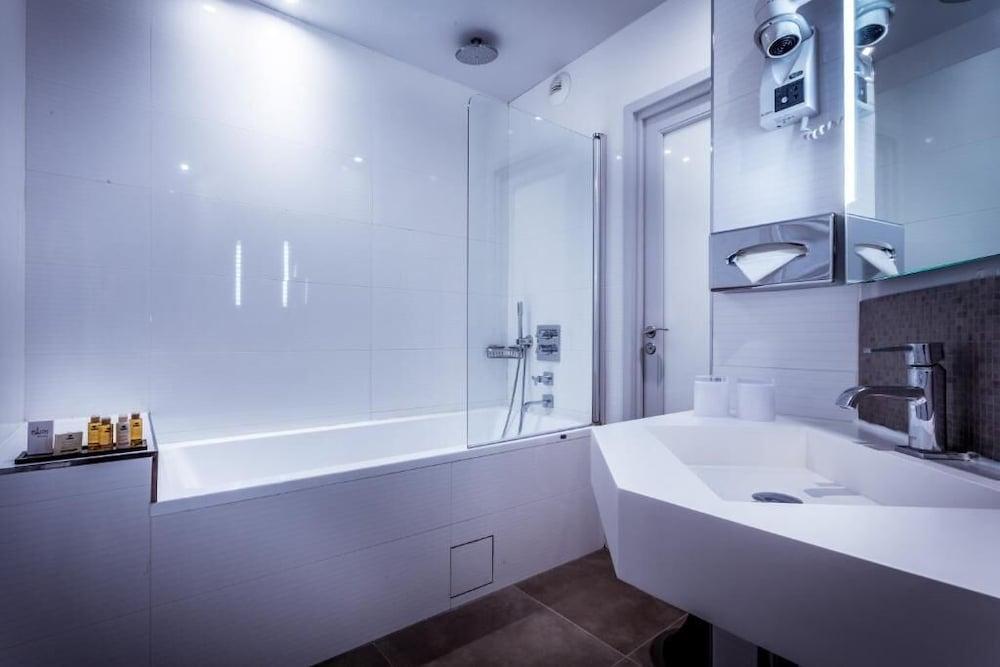 Opéra Marigny 4* Paris