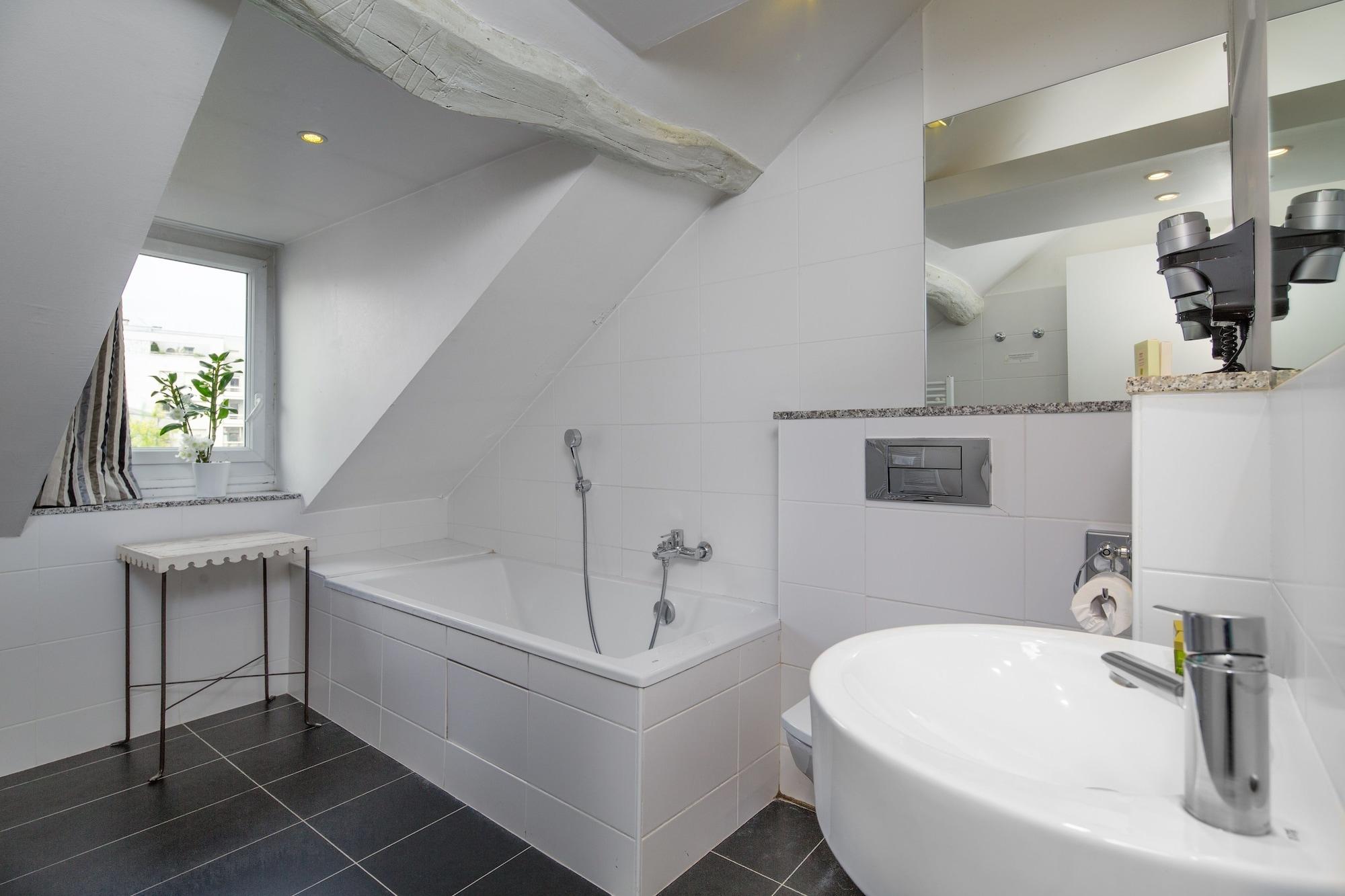 Claret Bercy Hotel 3*