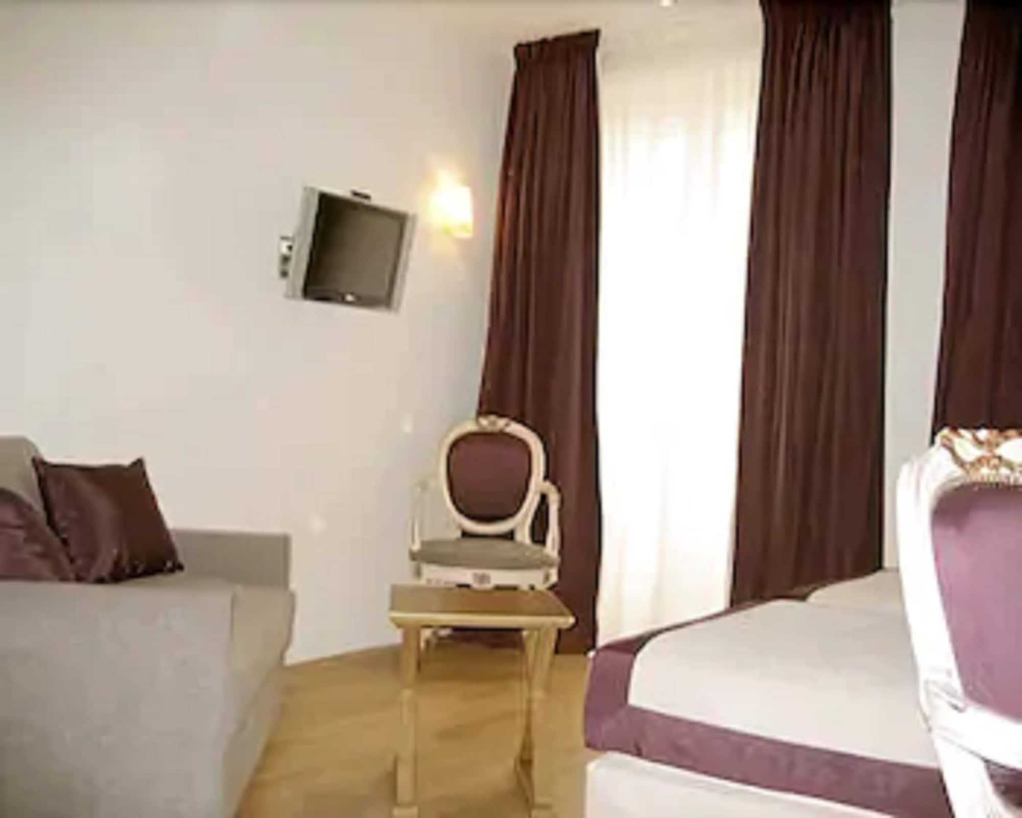 Windsor Opera 4*