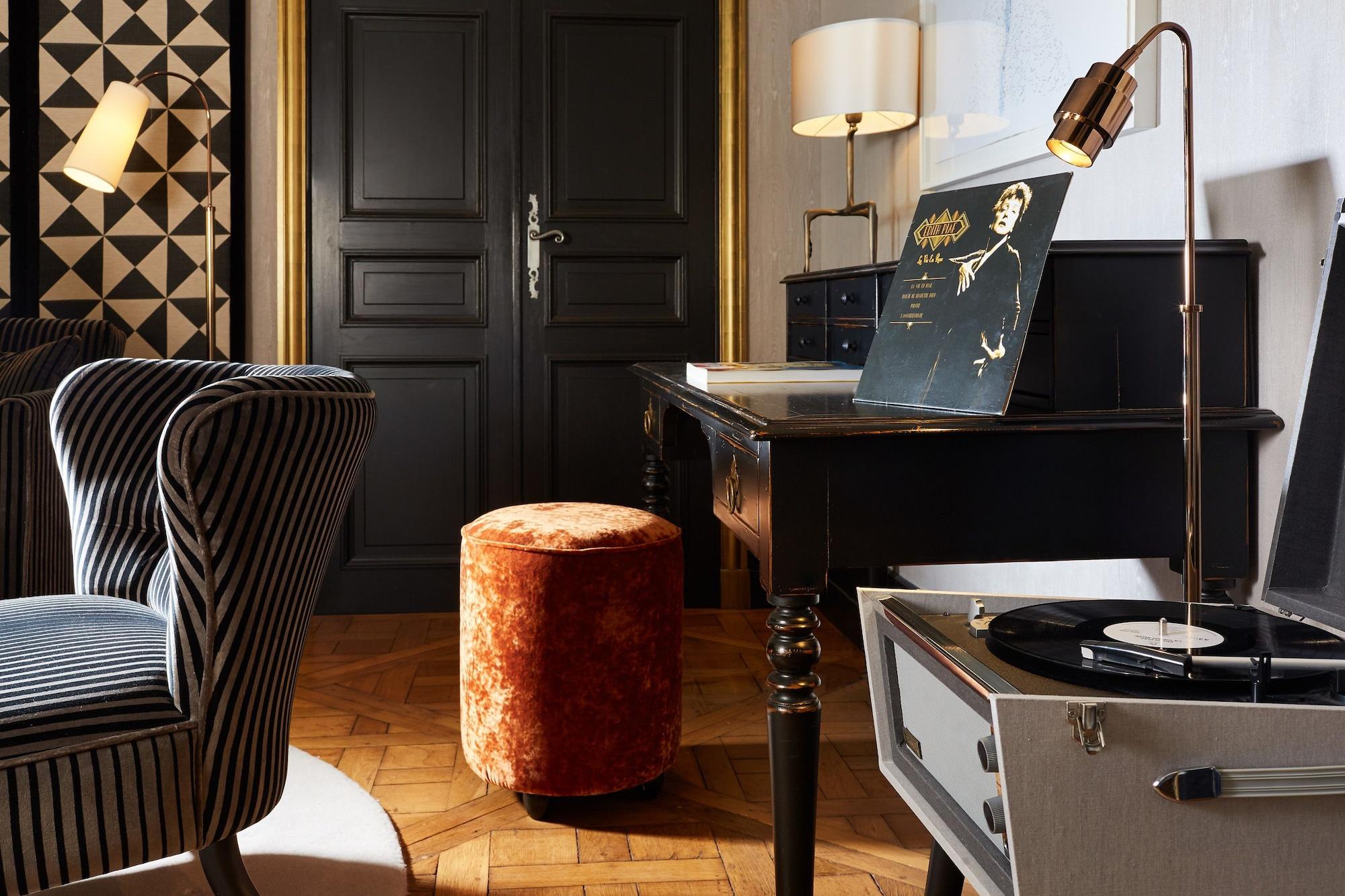 Le Pavillon De La Reine Hotel Paris