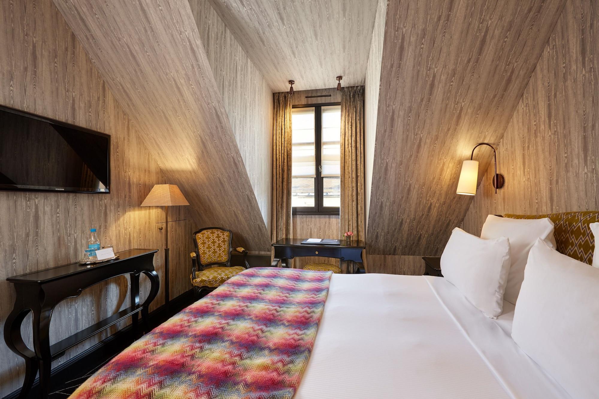 Le Pavillon De La Reine 5* Paris