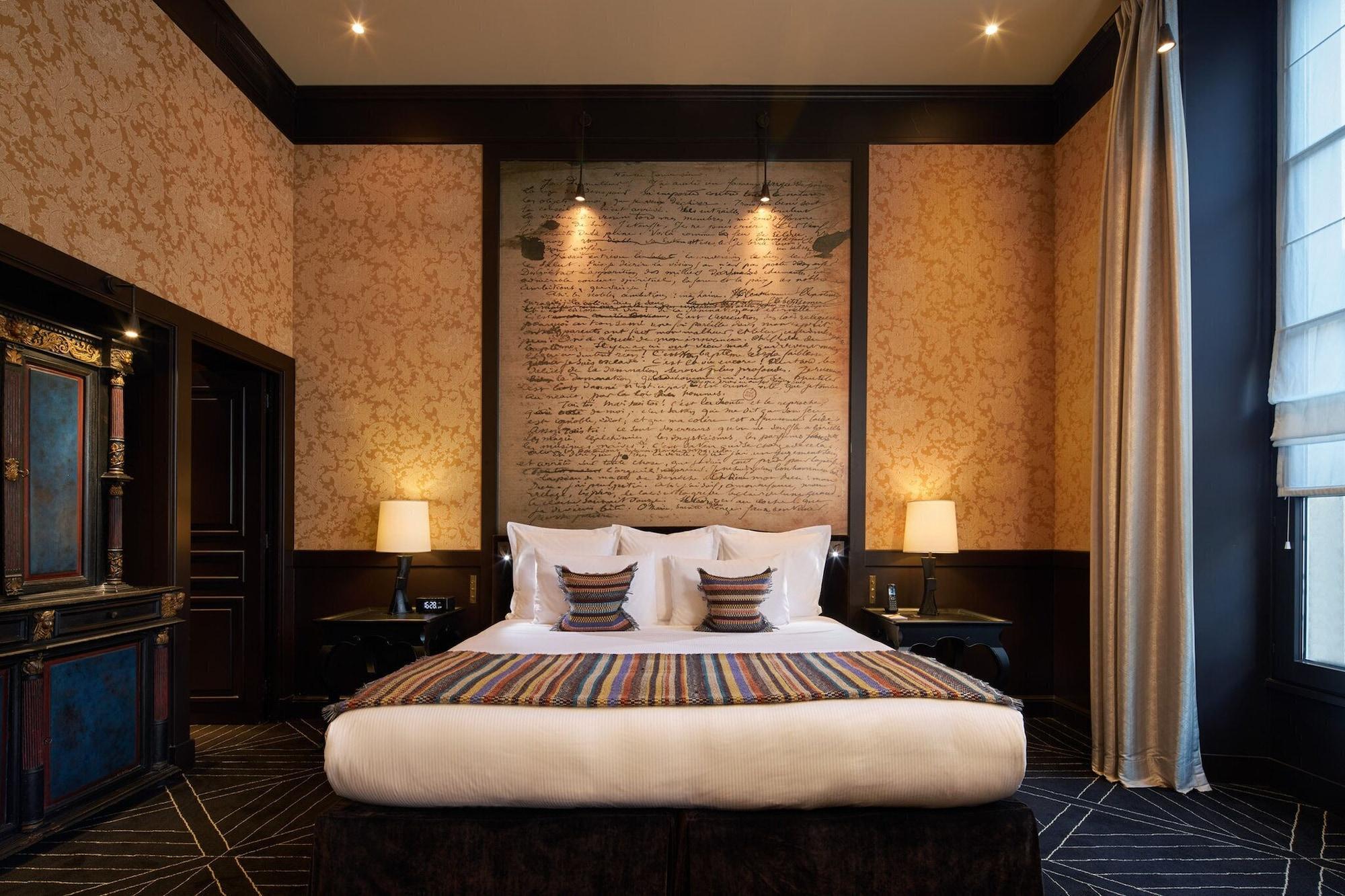 Le Pavillon De La Reine Hotel