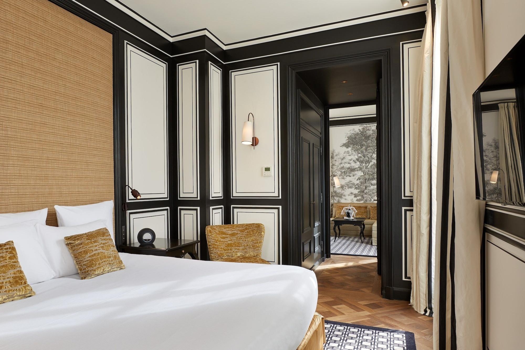 Hotel Le Pavillon De La Reine Paris