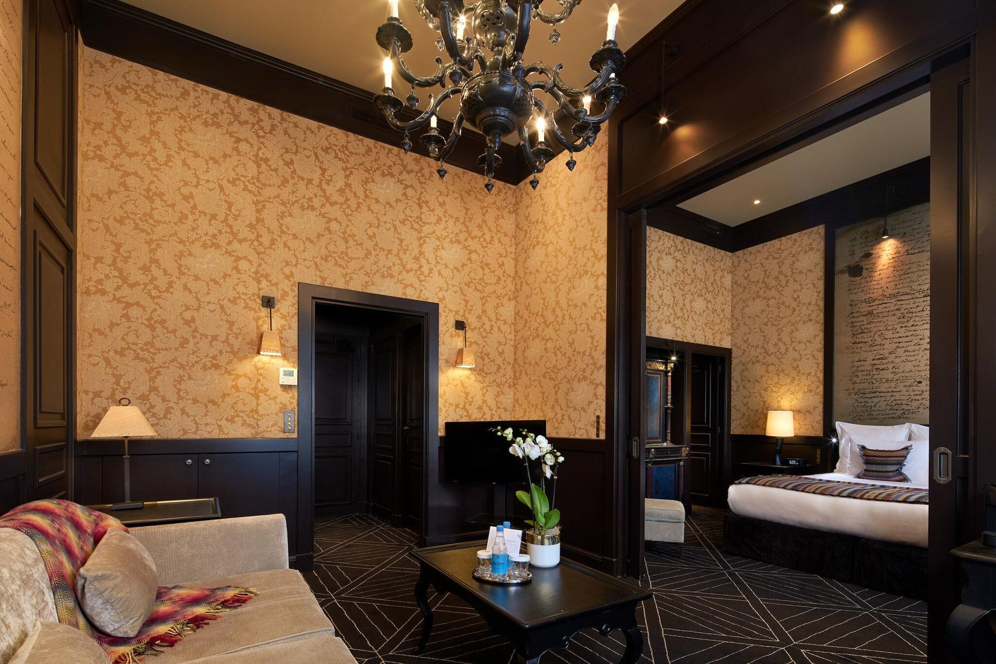 Le Pavillon De La Reine Hotel Paris